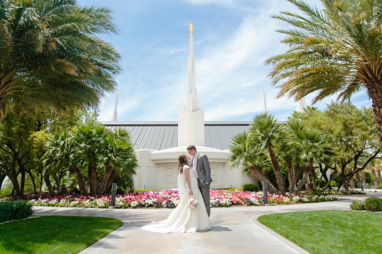 EK-Studios-Utah-Wedding-Photographers-Las-Vegas-Temple-Wedding-lds-Backyard-reception-nevada031-Blog(pp_w768_h512)