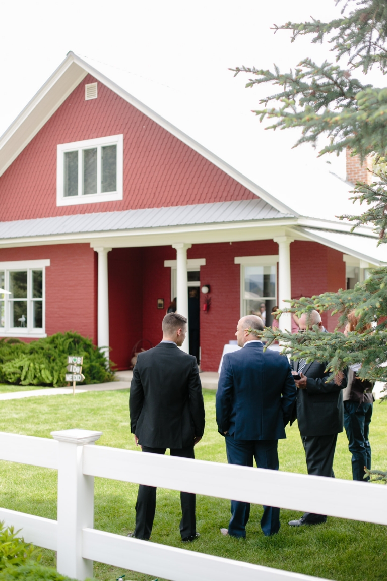 EK-Studios-Utah-Wedding-Photographers-Backyard-barn-wedding013-Blog(pp_w768_h1152)