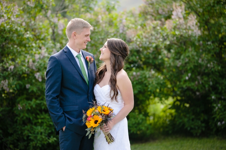 EK-Studios-Utah-Wedding-Photographers-Backyard-barn-wedding050-Blog(pp_w768_h512)