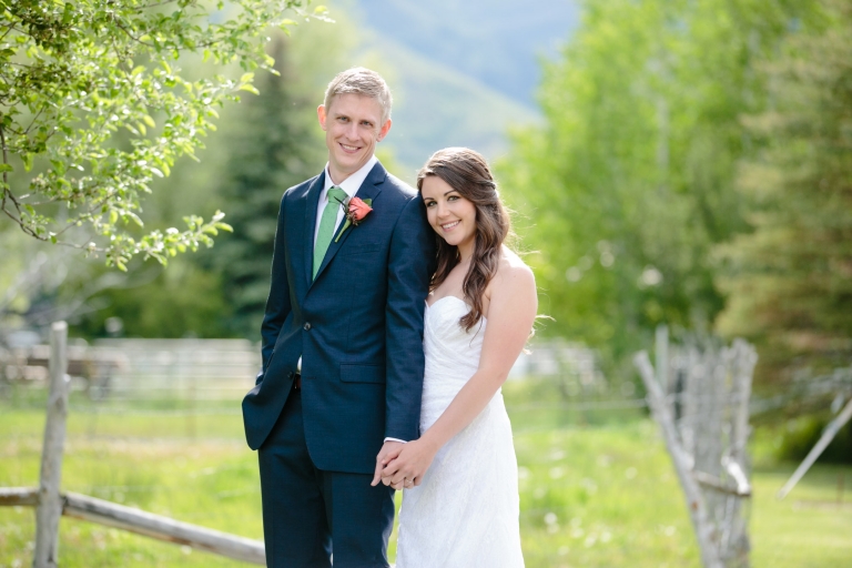 EK-Studios-Utah-Wedding-Photographers-Backyard-barn-wedding051-Blog(pp_w768_h512)