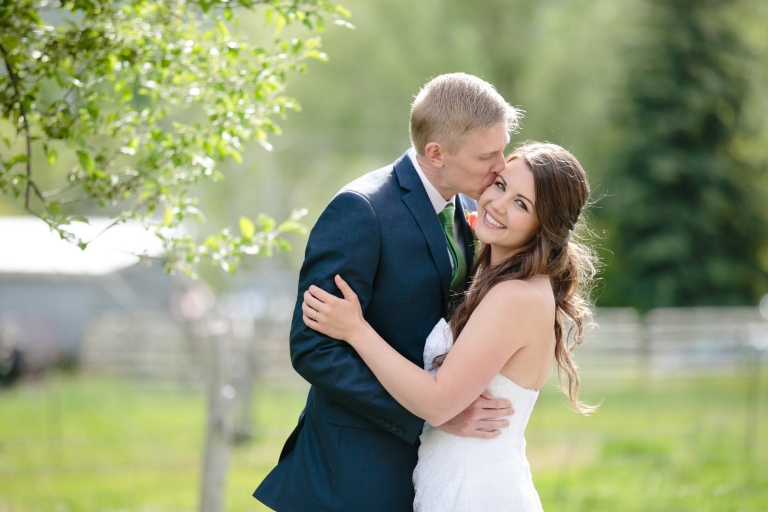 EK-Studios-Utah-Wedding-Photographers-Backyard-barn-wedding053-Blog(pp_w768_h512)