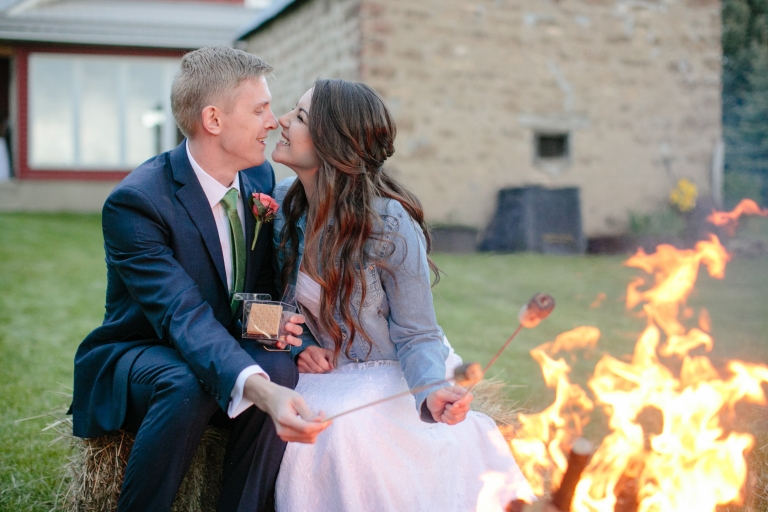 EK-Studios-Utah-Wedding-Photographers-Backyard-barn-wedding078-Blog(pp_w768_h512)