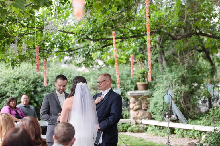 EK-Studios-Utah-Wedding-Photographers-The-Bungalow-Wedding-Reception-utah018-Blog(pp_w768_h512)