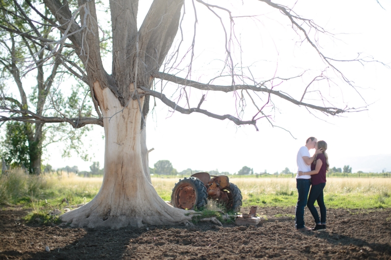 EK-Studios-Utah-Wedding-Photographers-country-engagments-pick-up-truck-farming-field007-Blog(pp_w768_h512)