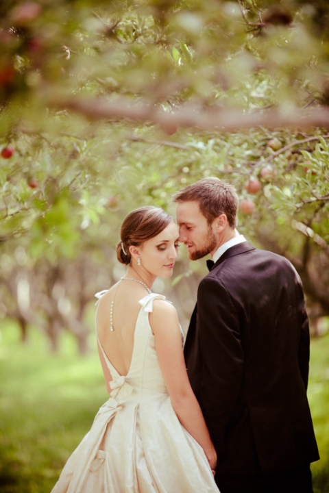 EK-Studios-Utah-Wedding-Photographers-Classy-Elegant-Bridals-Unique-wedding-dress006-Blog(pp_w480_h720)