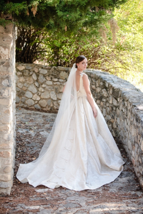EK-Studios-Utah-Wedding-Photographers-Classy-Elegant-Bridals-Unique-wedding-dress014-Blog(pp_w480_h720)