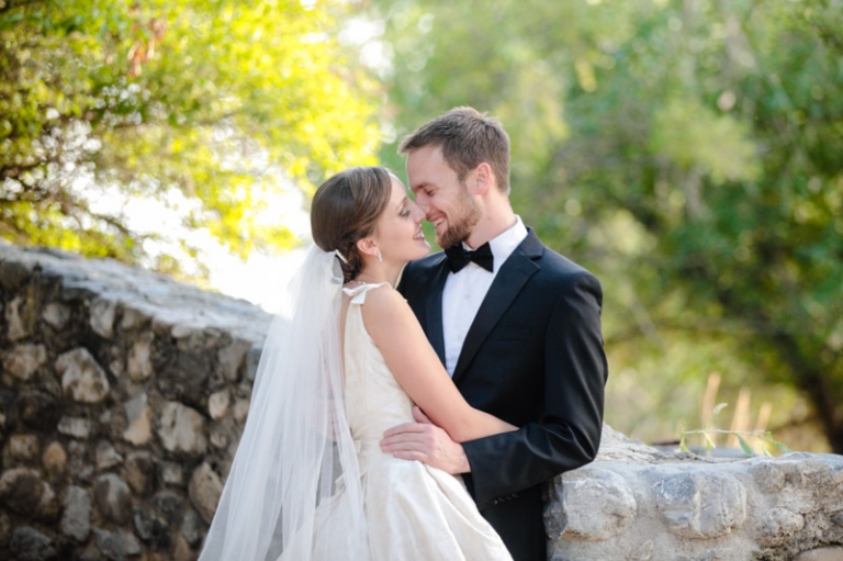 EK-Studios-Utah-Wedding-Photographers-Classy-Elegant-Bridals-Unique-wedding-dress016-Blog(pp_w768_h511)