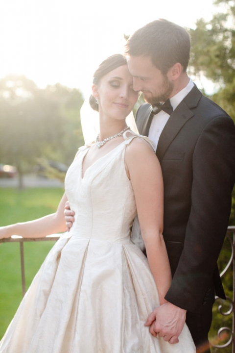 EK-Studios-Utah-Wedding-Photographers-Classy-Elegant-Bridals-Unique-wedding-dress026-Blog(pp_w480_h720)