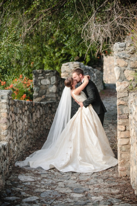 EK-Studios-Utah-Wedding-Photographers-Classy-Elegant-Bridals-Unique-wedding-dress038-Blog(pp_w480_h720)