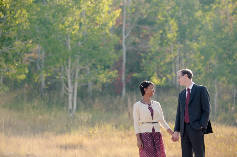 Wedding-and-Portrait-Photographer-Fall-engagements-UT0200R0A4658-Blog(pp_w768_h511)