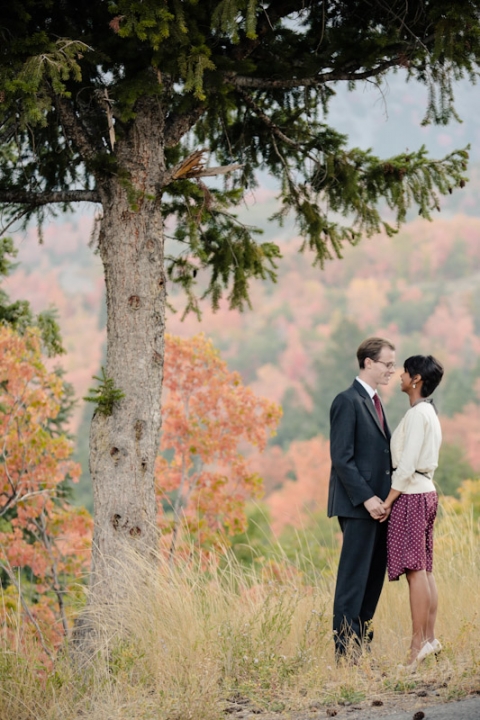 Wedding-and-Portrait-Photographer-Fall-engagements-UT0280R0A4299-Blog(pp_w480_h720)