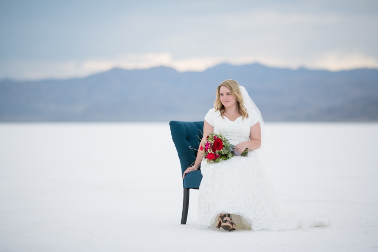 EK-Studios-Utah-Wedding-Photographers-Bridals-bonniville-Salt-Flats001-Blog(pp_w768_h512)