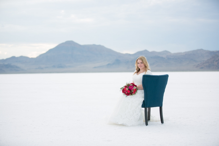 EK-Studios-Utah-Wedding-Photographers-Bridals-bonniville-Salt-Flats006-Blog(pp_w768_h512)