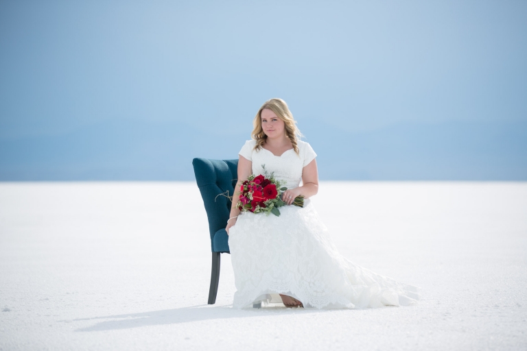 EK-Studios-Utah-Wedding-Photographers-Bridals-bonniville-Salt-Flats012-Blog(pp_w768_h512)