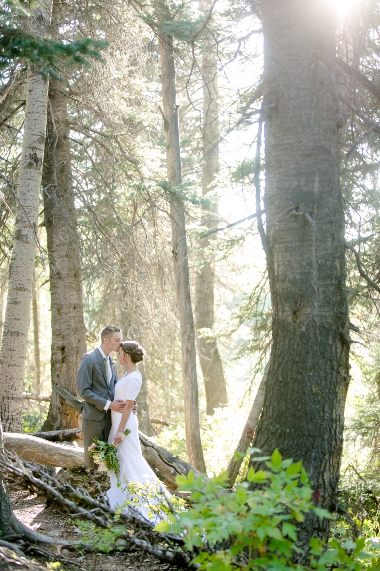 EK-Studios-Utah-Wedding-Photographers-Bridals-in-the-pines-aspens-utah-photography006-Blog(pp_w768_h1152)