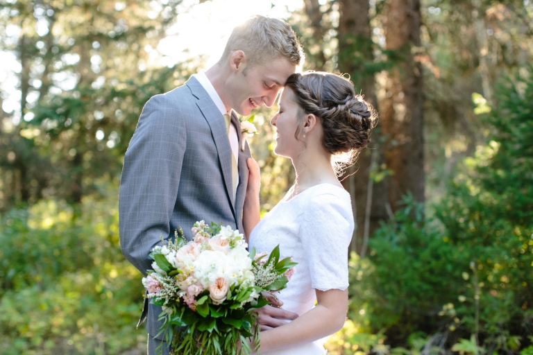 EK-Studios-Utah-Wedding-Photographers-Bridals-in-the-pines-aspens-utah-photography008-Blog(pp_w768_h512)