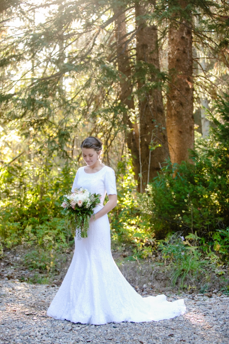 EK-Studios-Utah-Wedding-Photographers-Bridals-in-the-pines-aspens-utah-photography011-Blog(pp_w768_h1152)