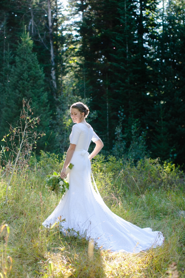 EK-Studios-Utah-Wedding-Photographers-Bridals-in-the-pines-aspens-utah-photography017-Blog(pp_w768_h1152)