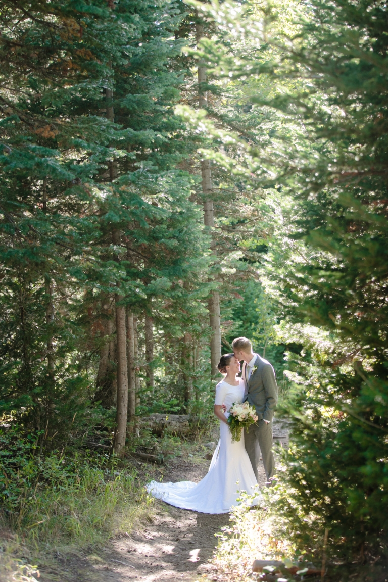 EK-Studios-Utah-Wedding-Photographers-Bridals-in-the-pines-aspens-utah-photography024-Blog(pp_w768_h1152)