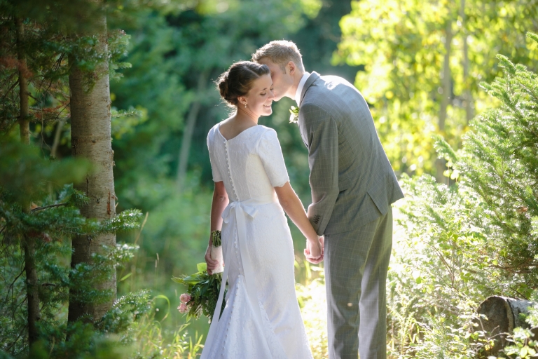 EK-Studios-Utah-Wedding-Photographers-Bridals-in-the-pines-aspens-utah-photography027-Blog(pp_w768_h512)