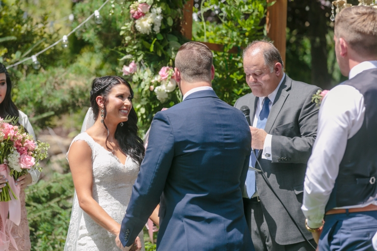EK-Studios-Utah-Wedding-Photographers-outdoor-Shabby-Chic-wedding-reception-pink010-Blog(pp_w768_h512)