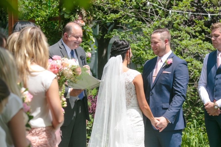 EK-Studios-Utah-Wedding-Photographers-outdoor-Shabby-Chic-wedding-reception-pink012-Blog(pp_w768_h512)