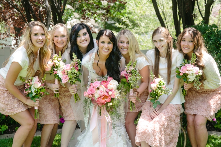 EK-Studios-Utah-Wedding-Photographers-outdoor-Shabby-Chic-wedding-reception-pink018-Blog(pp_w768_h512)