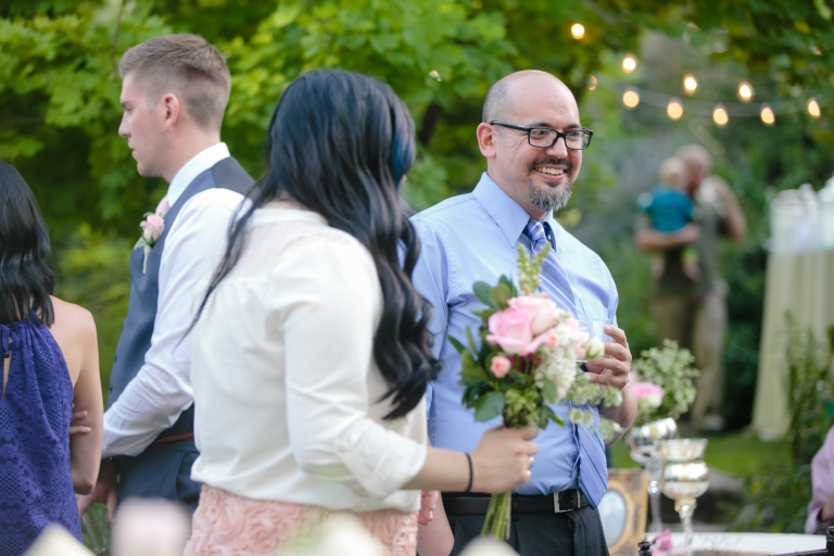 EK-Studios-Utah-Wedding-Photographers-outdoor-Shabby-Chic-wedding-reception-pink037-Blog(pp_w768_h512)