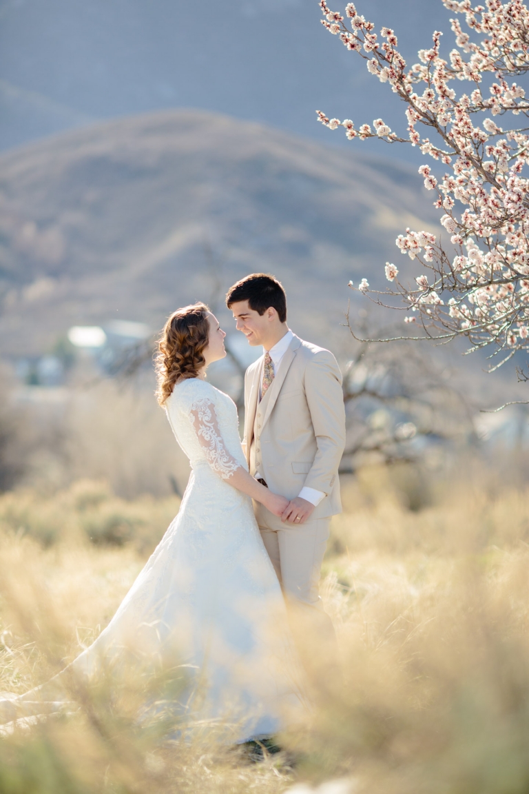 EK-Studios-Utah-Wedding-Photographers-Spring-Bridals-blossoms007-Blog(pp_w768_h1152)