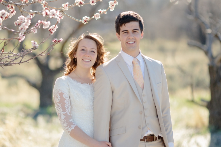 EK-Studios-Utah-Wedding-Photographers-Spring-Bridals-blossoms008-Blog(pp_w768_h512)
