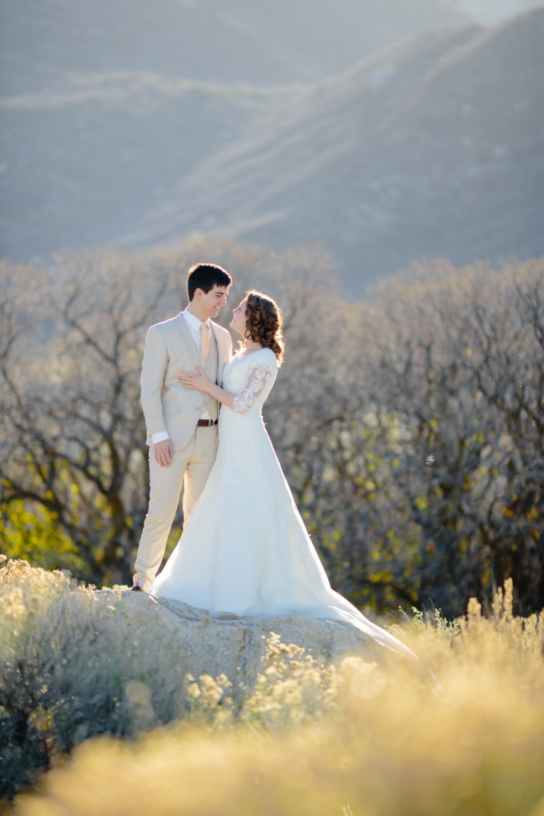 EK-Studios-Utah-Wedding-Photographers-Spring-Bridals-blossoms022-Blog(pp_w768_h1152)