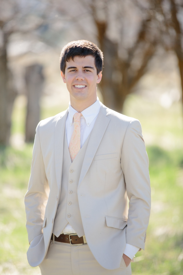 EK-Studios-Utah-Wedding-Photographers-Spring-Bridals-blossoms027-Blog(pp_w768_h1152)