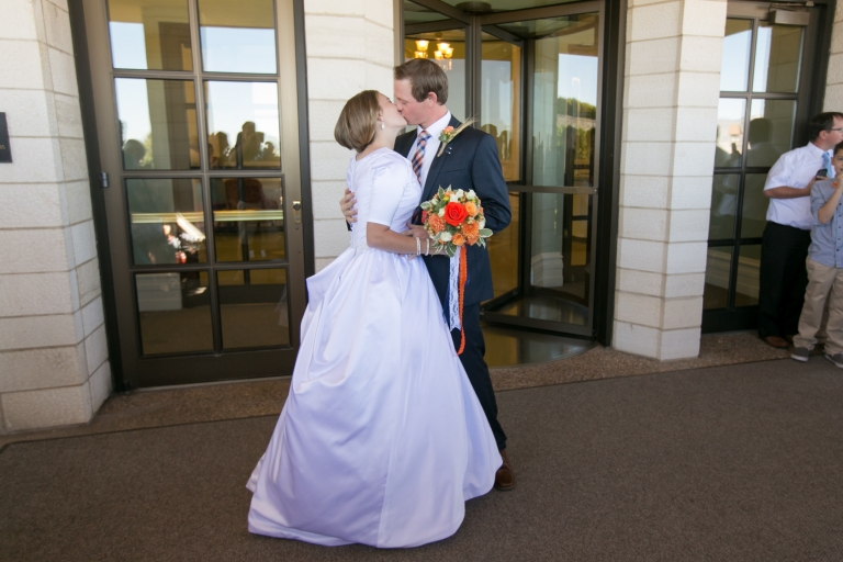EK-Studios-Utah-Wedding-Photographers-Manti-Temple-Wedding-country-wedding-decorations007-Blog(pp_w768_h512)