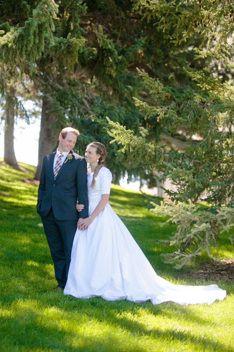 EK-Studios-Utah-Wedding-Photographers-Manti-Temple-Wedding-country-wedding-decorations021-Blog(pp_w768_h1152)