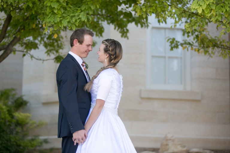 EK-Studios-Utah-Wedding-Photographers-Manti-Temple-Wedding-country-wedding-decorations023-Blog(pp_w768_h512)