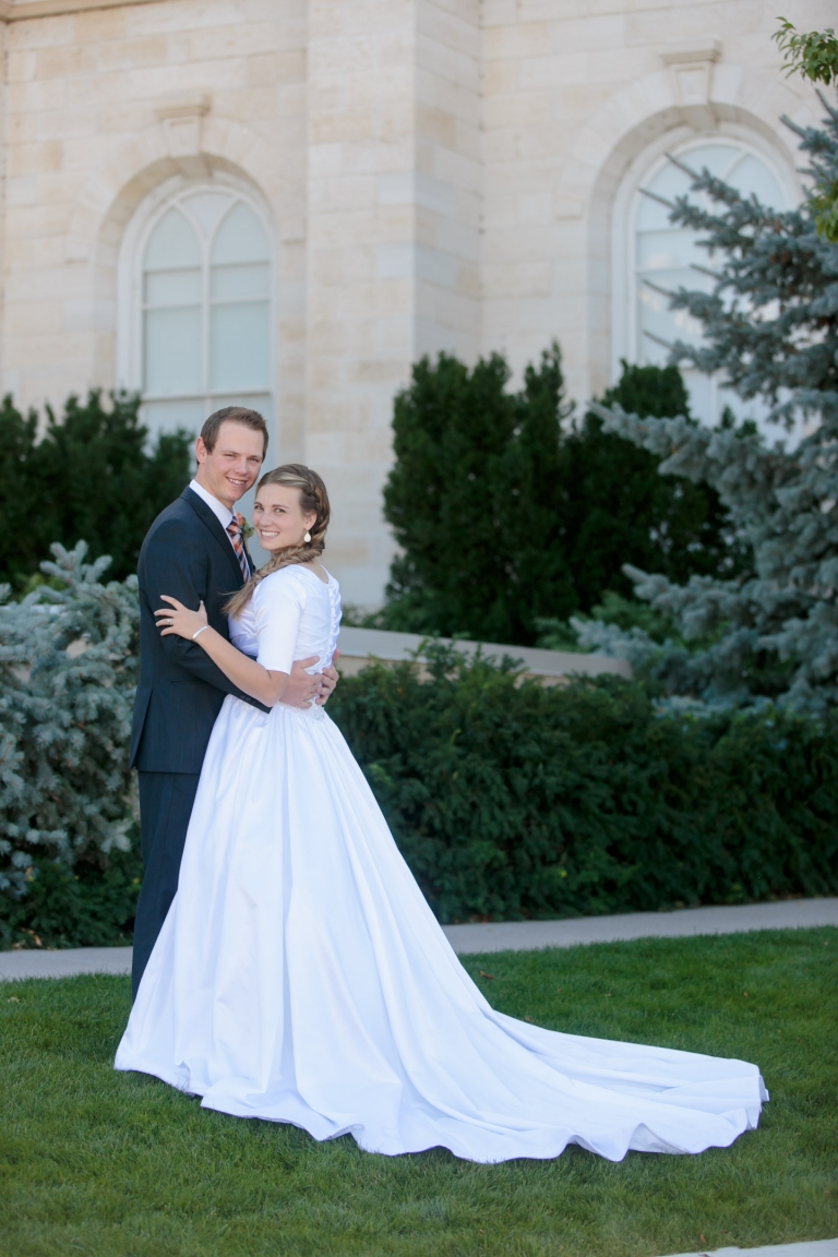 EK-Studios-Utah-Wedding-Photographers-Manti-Temple-Wedding-country-wedding-decorations025-Blog(pp_w768_h1152)
