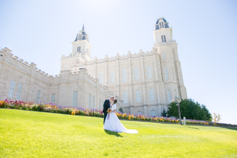 EK-Studios-Utah-Wedding-Photographers-Manti-Temple-Wedding-country-wedding-decorations028-Blog(pp_w768_h512)