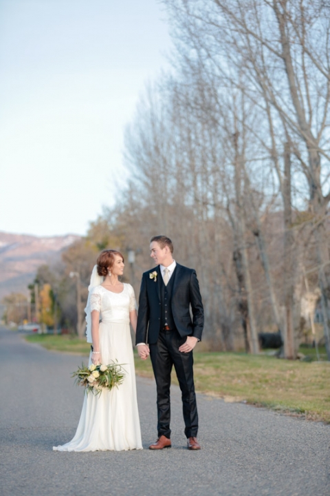 EK-Studios-Utah-Wedding-Photographers-Manti-Temple-Bridals057-Blog(pp_w480_h720)