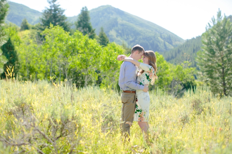 EK-Studios-Utah-Wedding-Photographers-Mountian-lake-engagements016-Blog(pp_w768_h512)