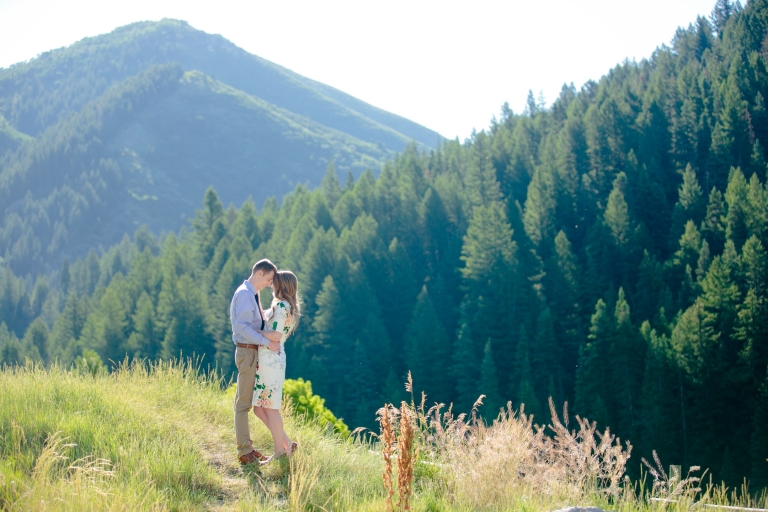 EK-Studios-Utah-Wedding-Photographers-Mountian-lake-engagements019-Blog(pp_w768_h512)