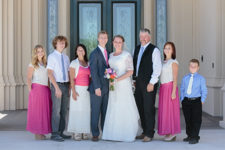 EK-Studios-Utah-Wedding-Photographers-Payson-Temple-Wedding009-Blog(pp_w768_h512)