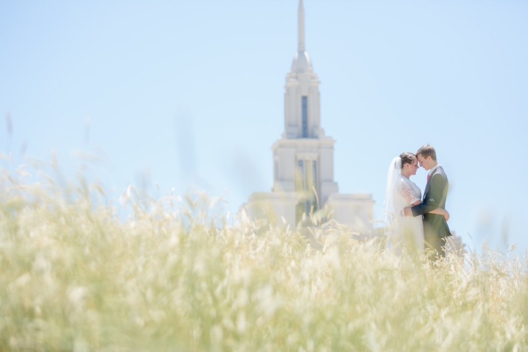 EK-Studios-Utah-Wedding-Photographers-Payson-Temple-Wedding022-Blog(pp_w768_h512)