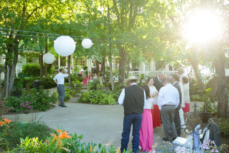 EK-Studios-Utah-Wedding-Photographers-Payson-Temple-Wedding036-Blog(pp_w768_h512)