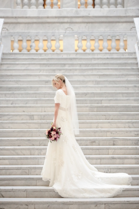 EK-Studios-Utah-Wedding-Photographers-Capitol-building-SLC-Temple-bridals-christmas-lights007-Blog(pp_w480_h720)