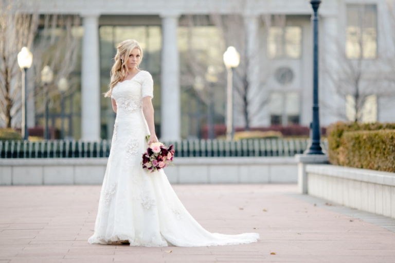 EK-Studios-Utah-Wedding-Photographers-Capitol-building-SLC-Temple-bridals-christmas-lights012-Blog(pp_w768_h511)