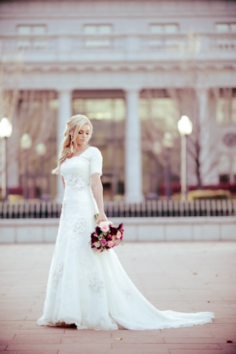 EK-Studios-Utah-Wedding-Photographers-Capitol-building-SLC-Temple-bridals-christmas-lights014-Blog(pp_w480_h720)