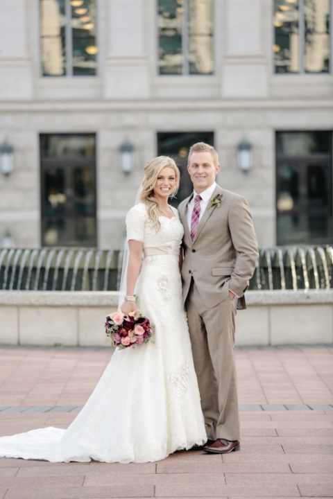 EK-Studios-Utah-Wedding-Photographers-Capitol-building-SLC-Temple-bridals-christmas-lights015-Blog(pp_w480_h720)