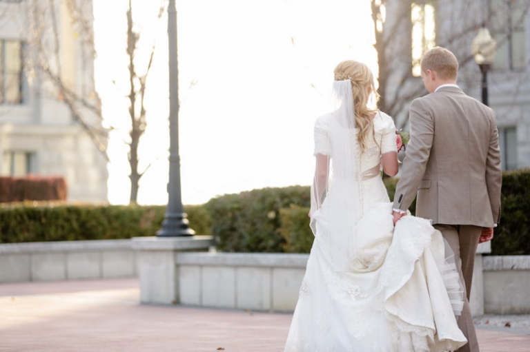 EK-Studios-Utah-Wedding-Photographers-Capitol-building-SLC-Temple-bridals-christmas-lights019-Blog(pp_w768_h511)