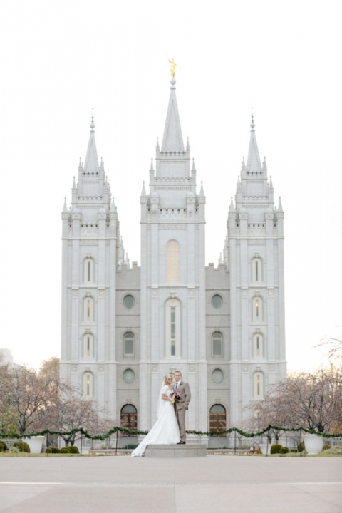 EK-Studios-Utah-Wedding-Photographers-Capitol-building-SLC-Temple-bridals-christmas-lights022-Blog(pp_w480_h720)