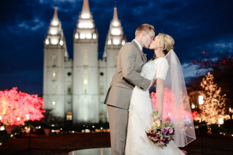 EK-Studios-Utah-Wedding-Photographers-Capitol-building-SLC-Temple-bridals-christmas-lights033-Blog(pp_w768_h511)